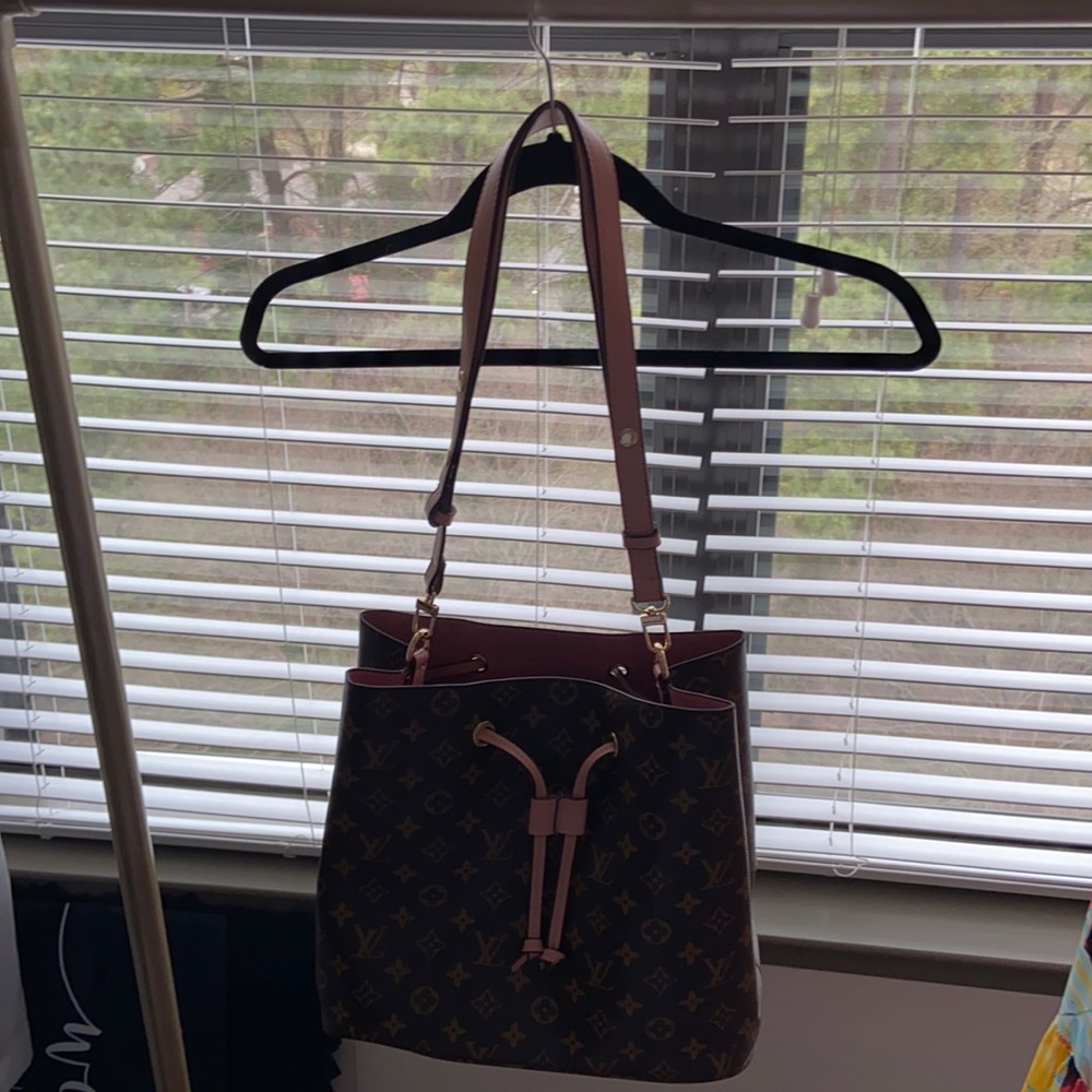 Bucket bag